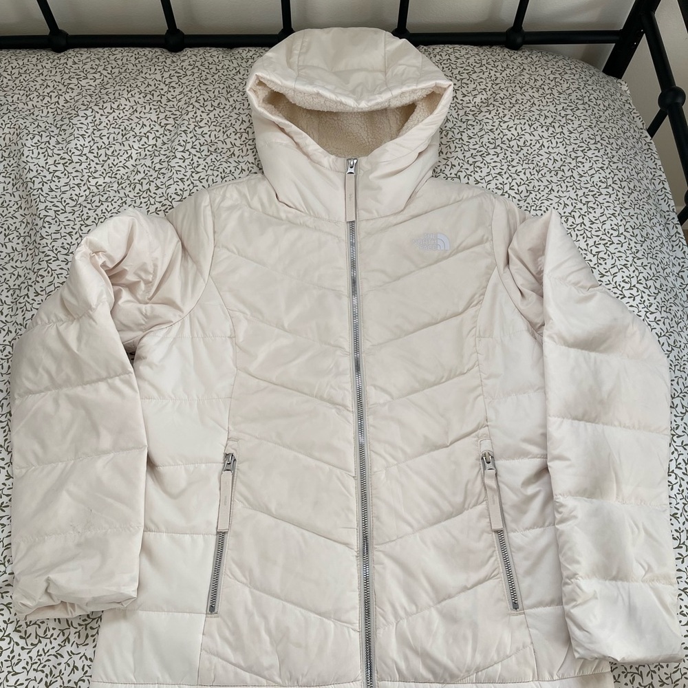 The North Face Women White/ Light Cream Puffer Jacket